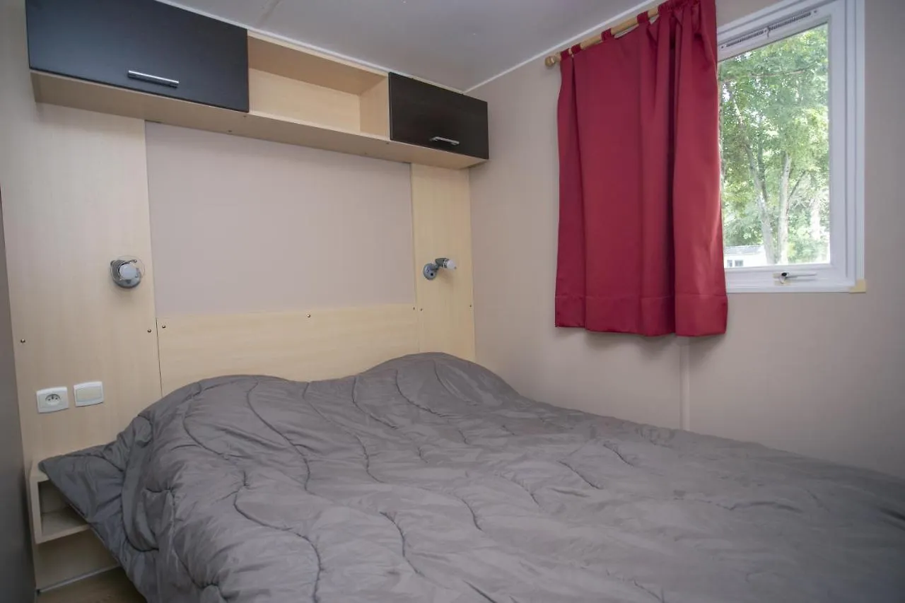 **** Kemping Camping Du Lac Foix Francja